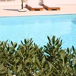 Boa Milos 4 Bedrooms Near Villa