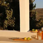Boa Milos 4 Bedrooms Near Adamantas (Milos)