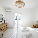 Villa Boa Milos 4 Bedrooms Near Adamantas (Milos)