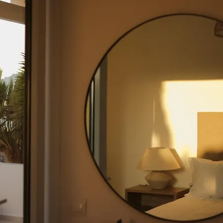 Villa Boa Milos 4 Bedrooms Near