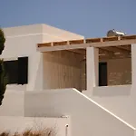 Boa Milos 4 Bedrooms Near Villa