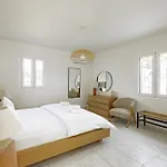 Boa Milos 4 Bedrooms Near Villa