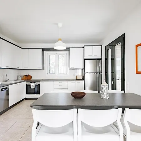 Boa Milos 4 Bedrooms Near Adamantas (Milos)